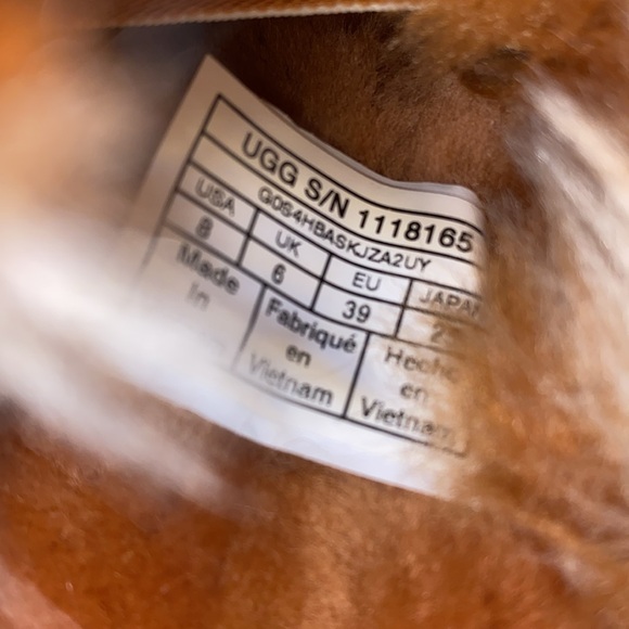 NIB UGG oh yeah “limited edition spots” natural - Picture 13 of 14